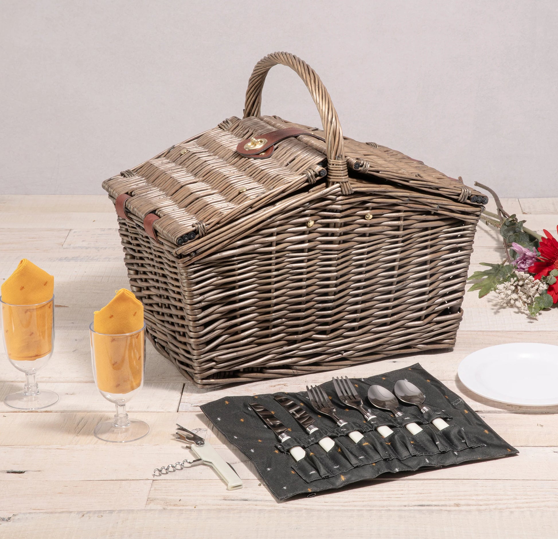 Piccadilly Picnic Basket image 7