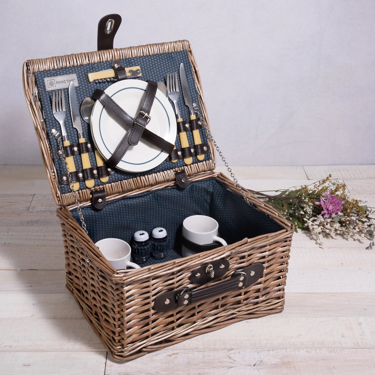 Catalina Picnic Basket image 4