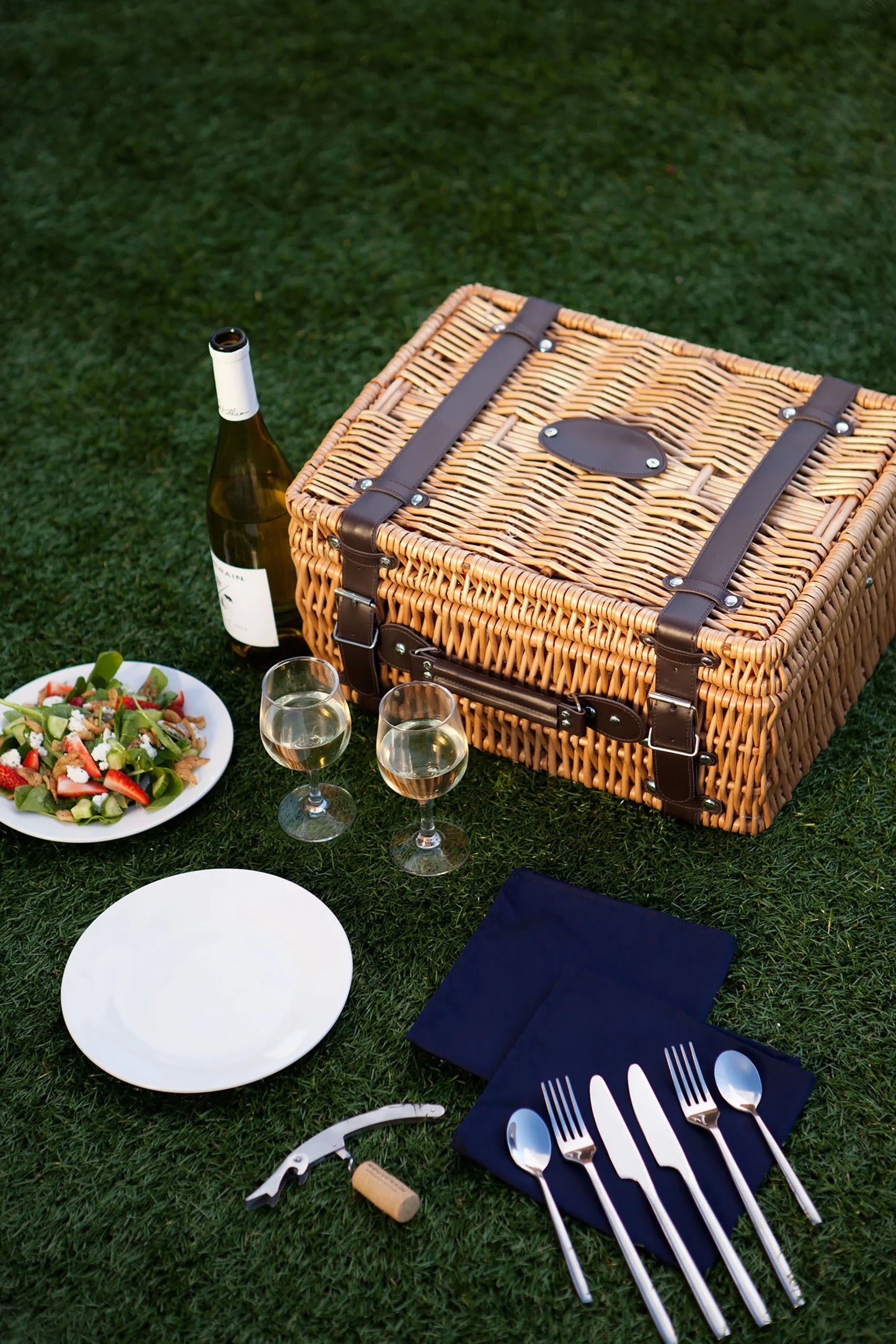 Champion Picnic Basket image 3