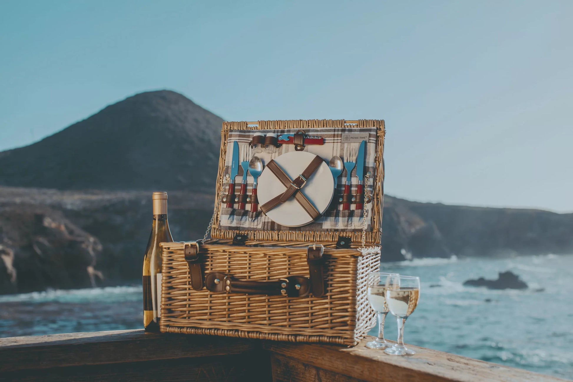 Bristol Picnic Basket image 3