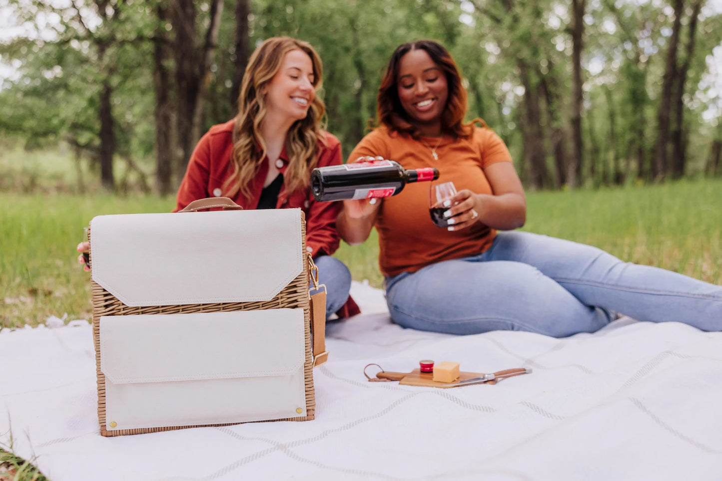 Corsica Grande Wine & Cheese Basket Backpack image 4