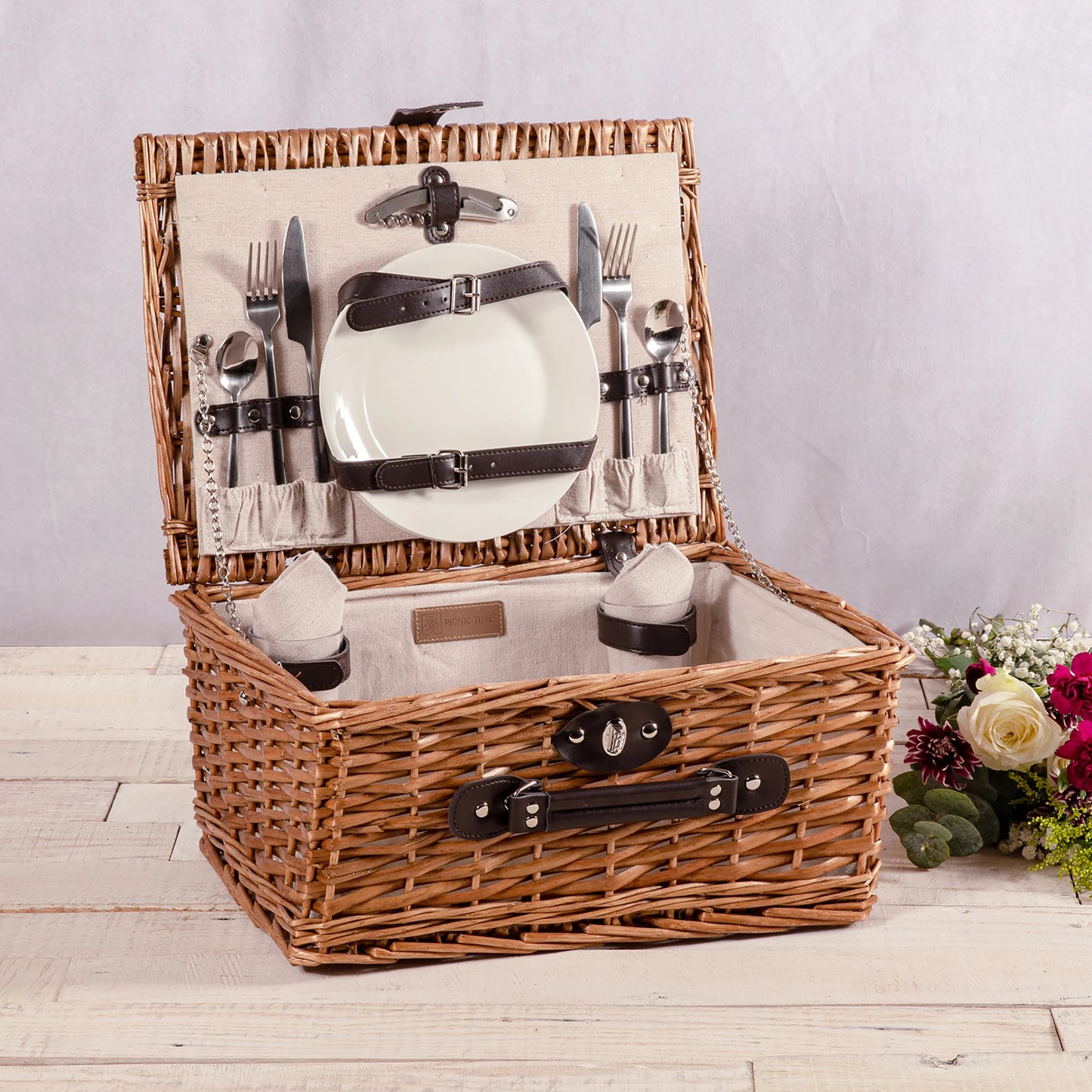 Classic Picnic Basket image 0