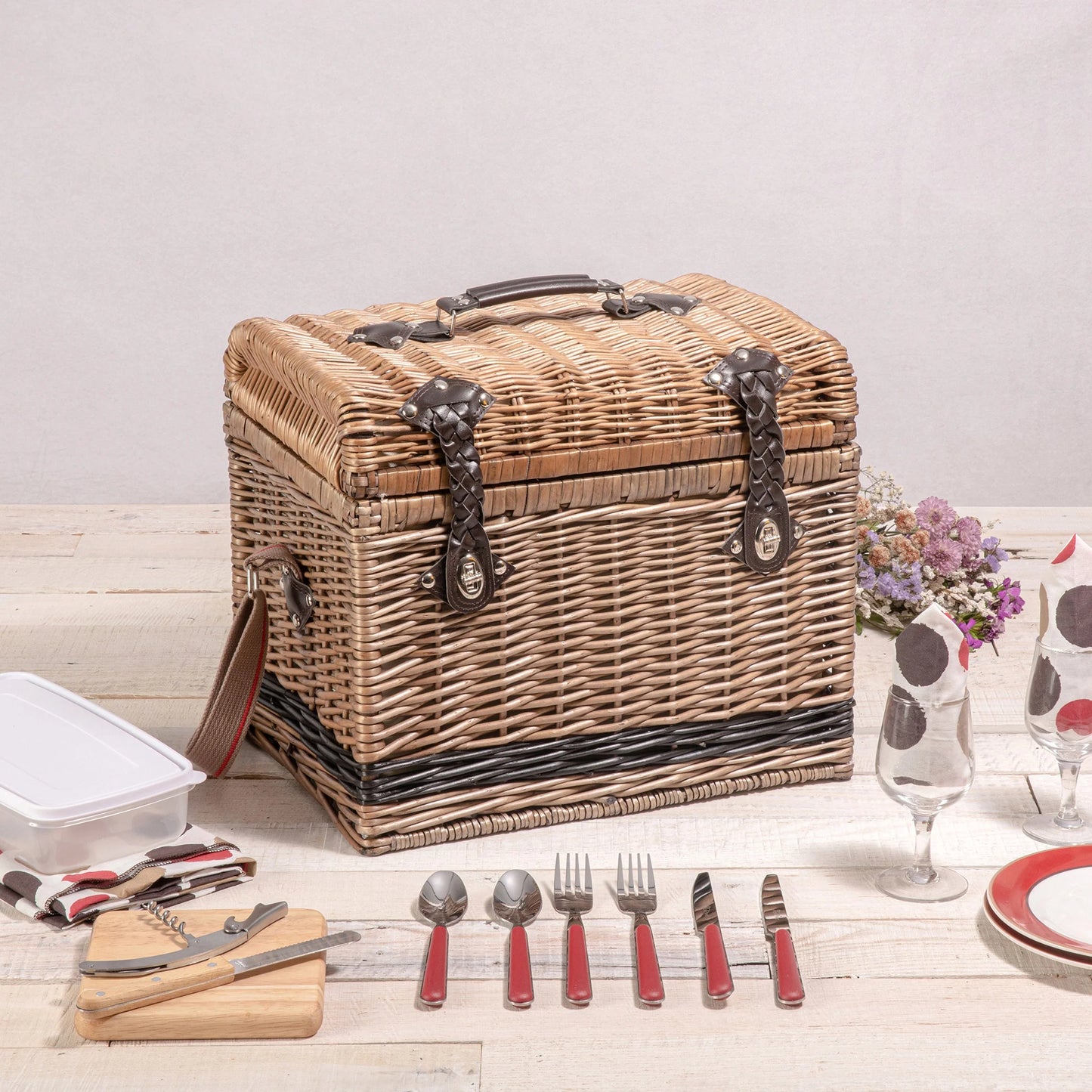 Yellowstone Picnic Basket image 1