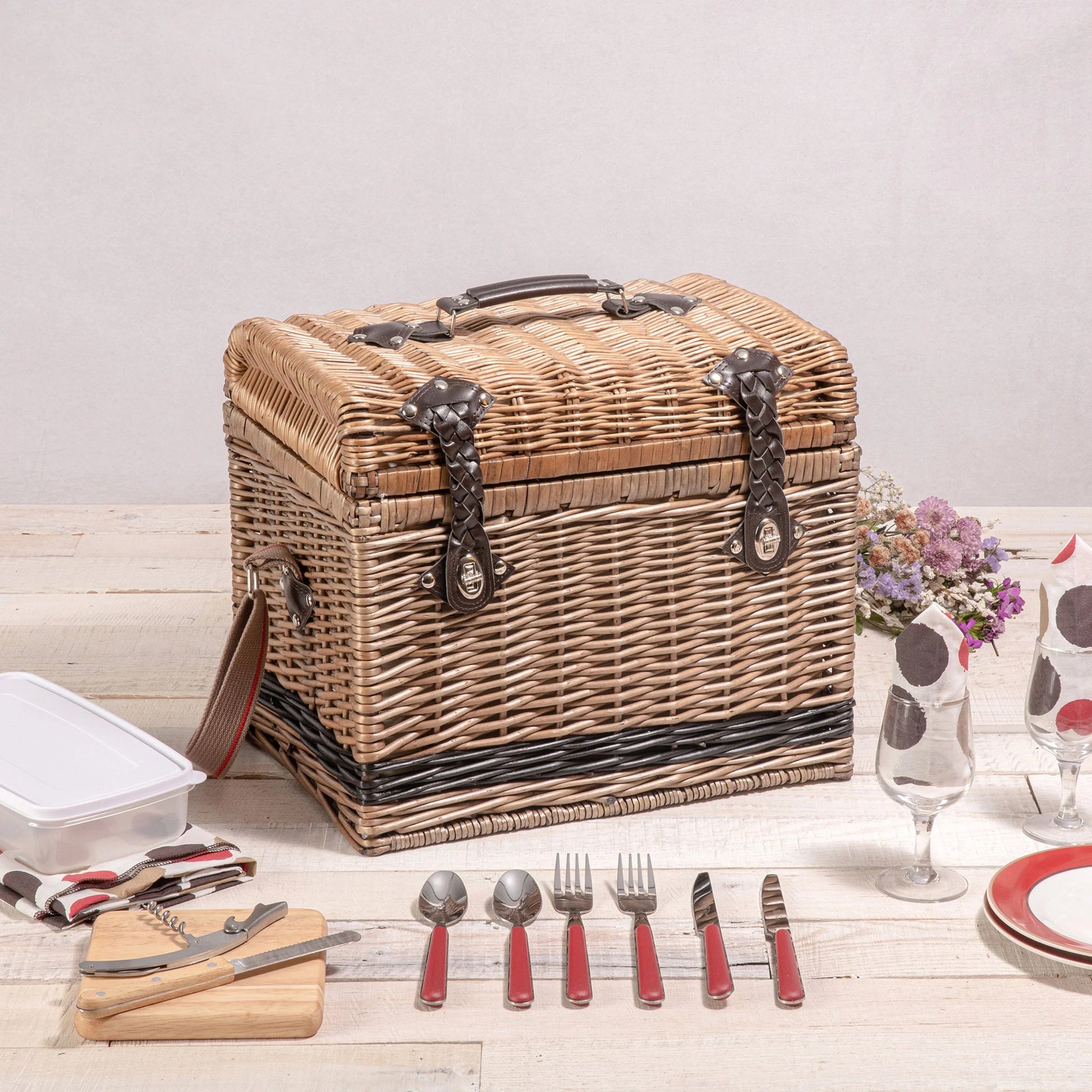 Yellowstone Picnic Basket image 1