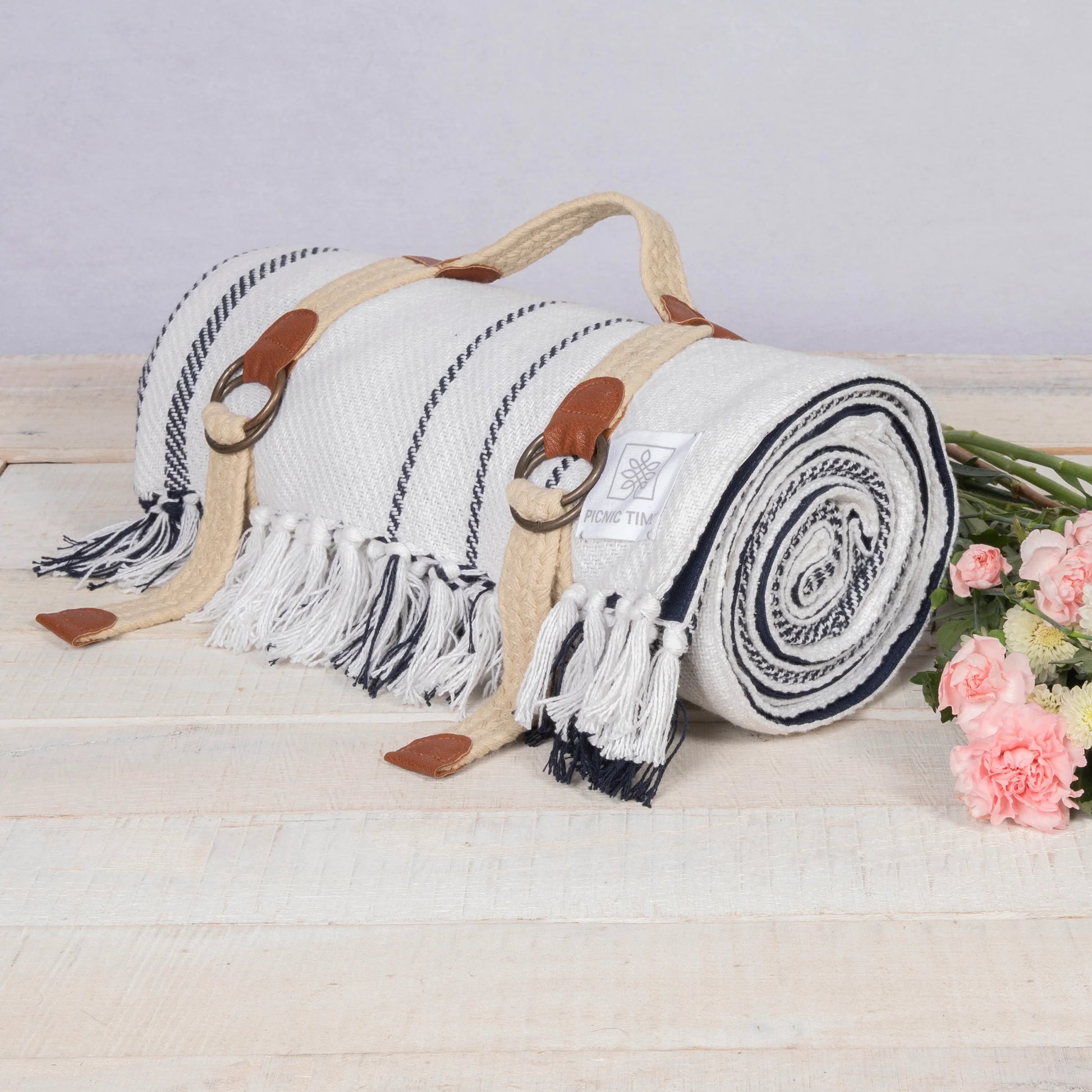 Montecito Picnic Blanket with Harness image 6