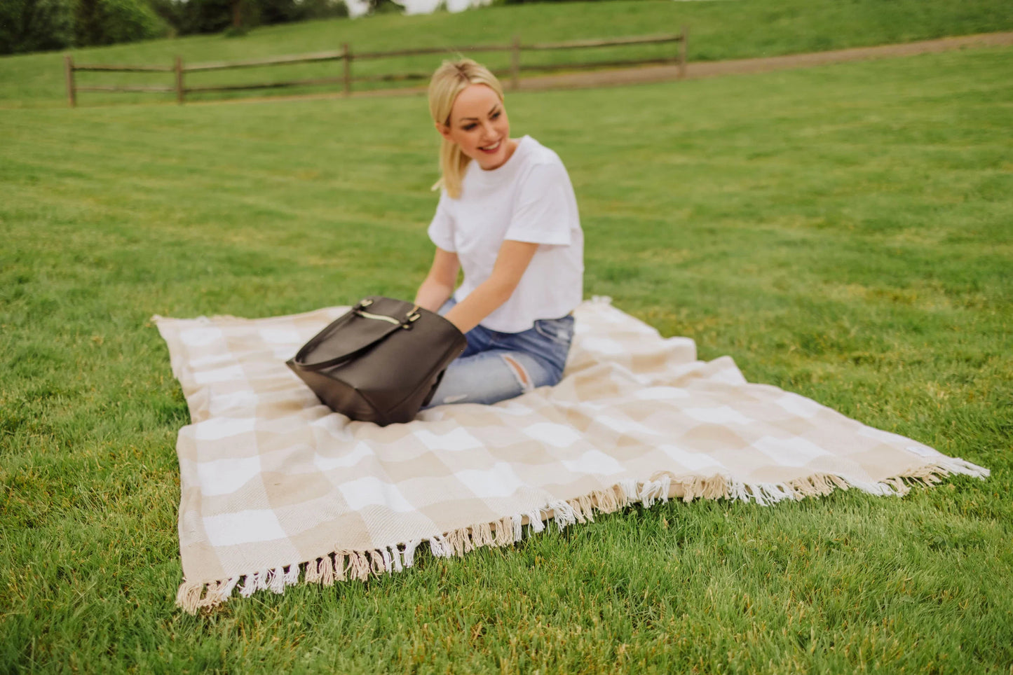 Montecito Picnic Blanket with Harness image 4