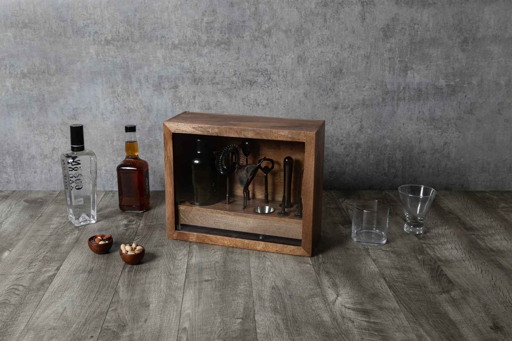 Old Fashioned Bar Set image 1