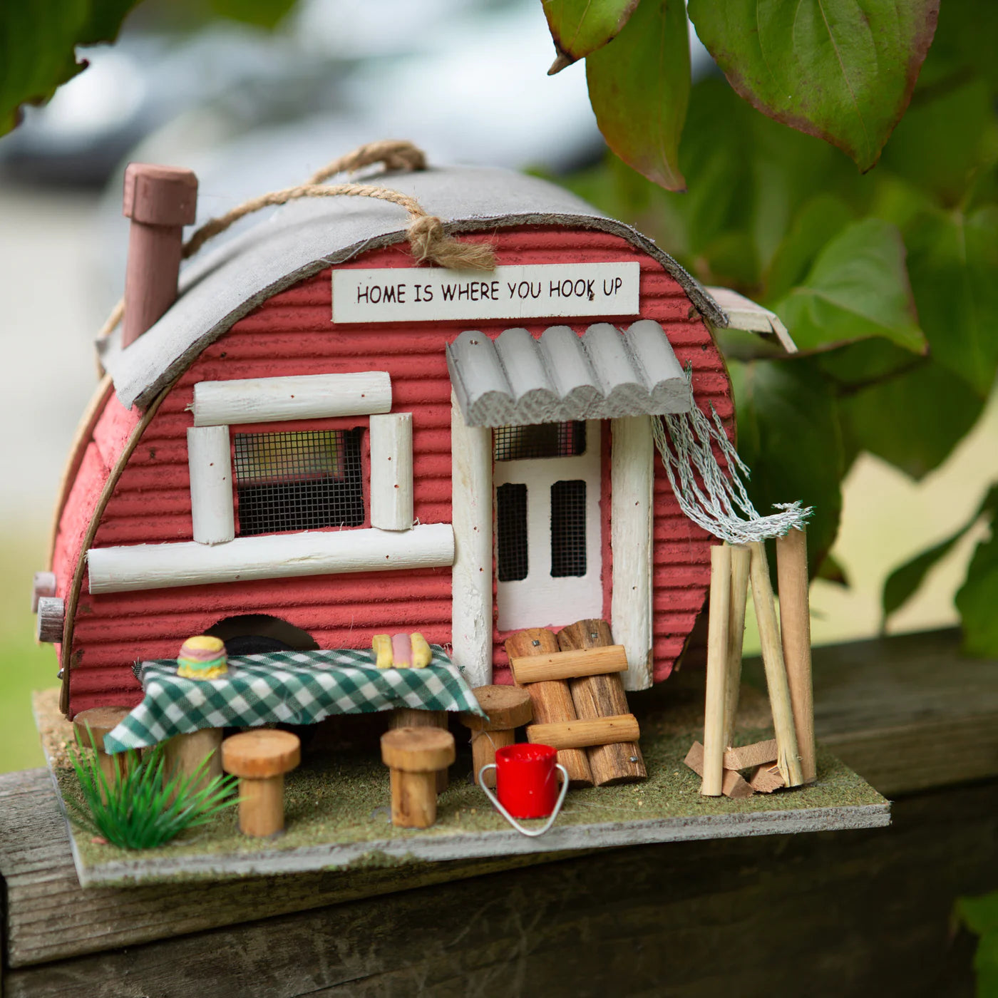 Red Trailer Birdhouse image 4
