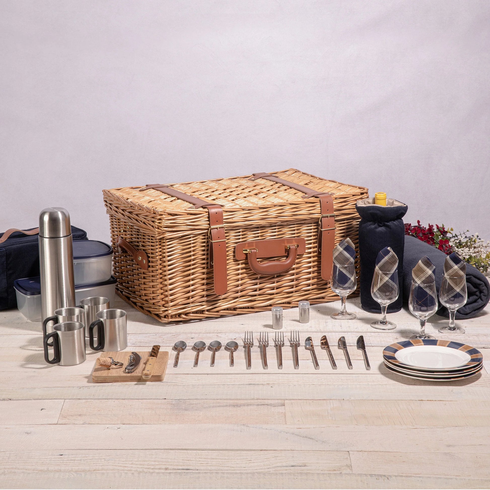 Windsor Picnic Basket image 2
