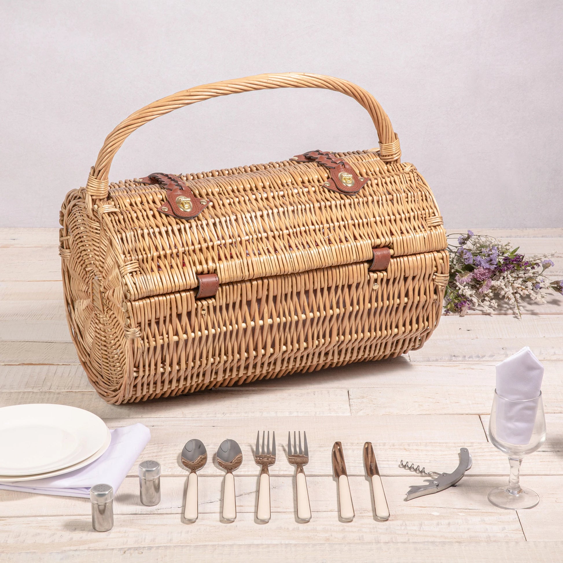 Barrel Picnic Basket image 2