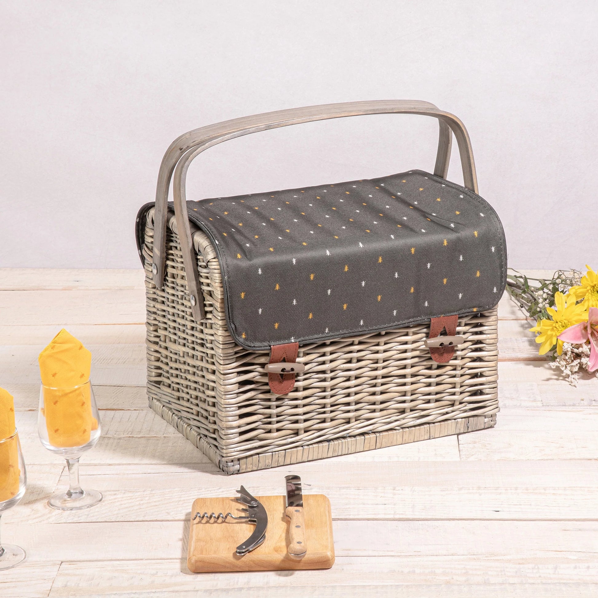Kabrio Wine & Cheese Picnic Basket image 2