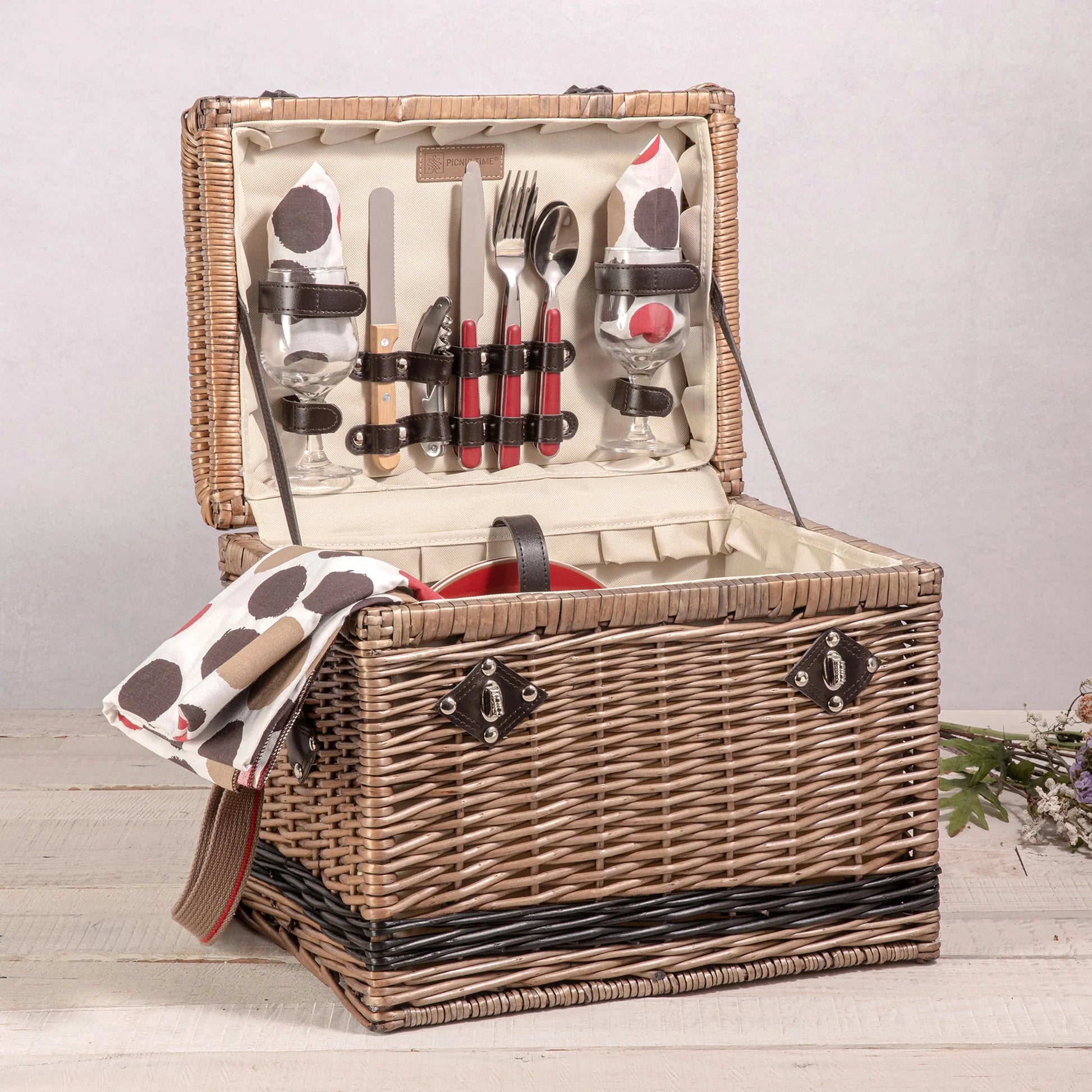 Yellowstone Picnic Basket image 0