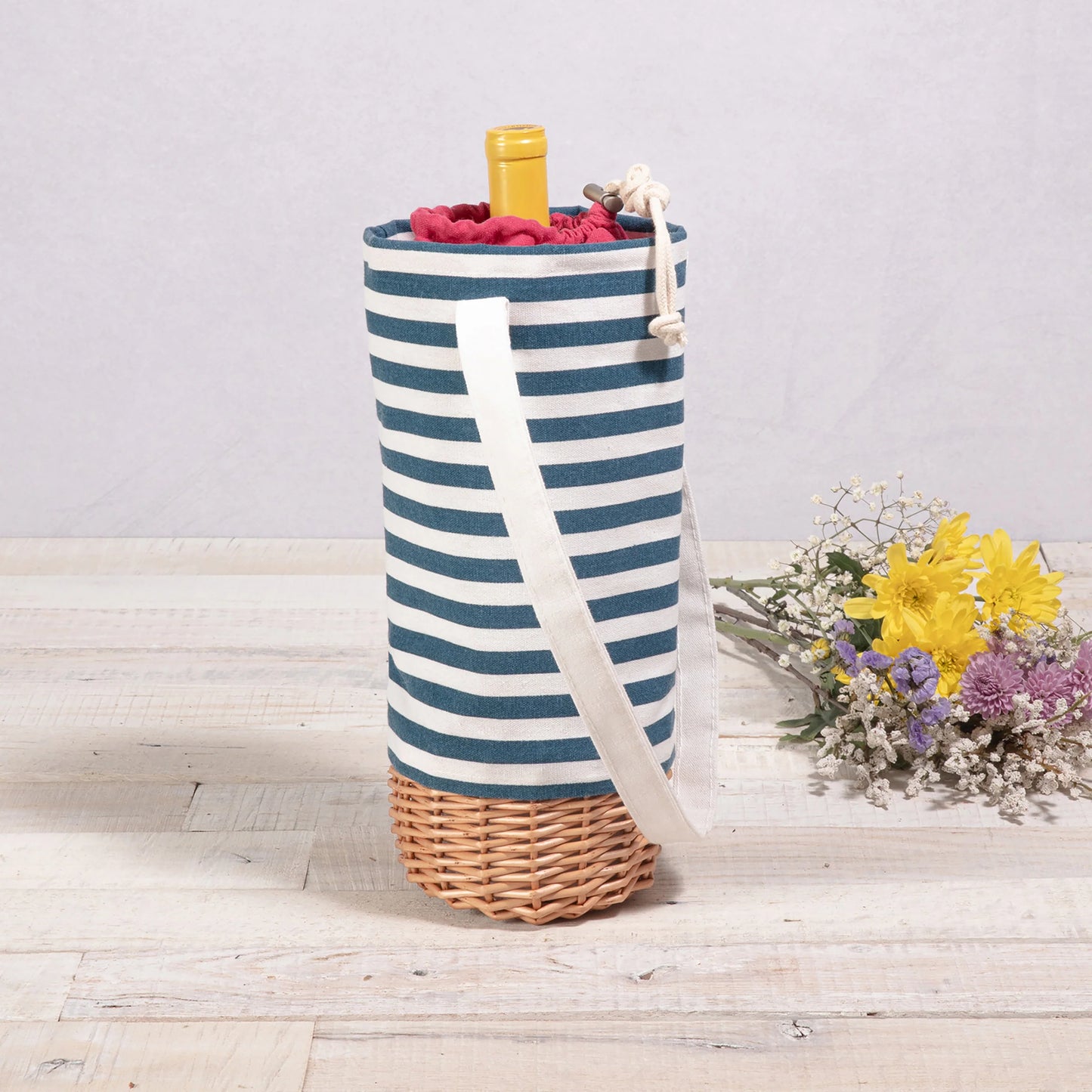 Malbec Insulated Canvas and Willow Wine Bottle Basket image 5