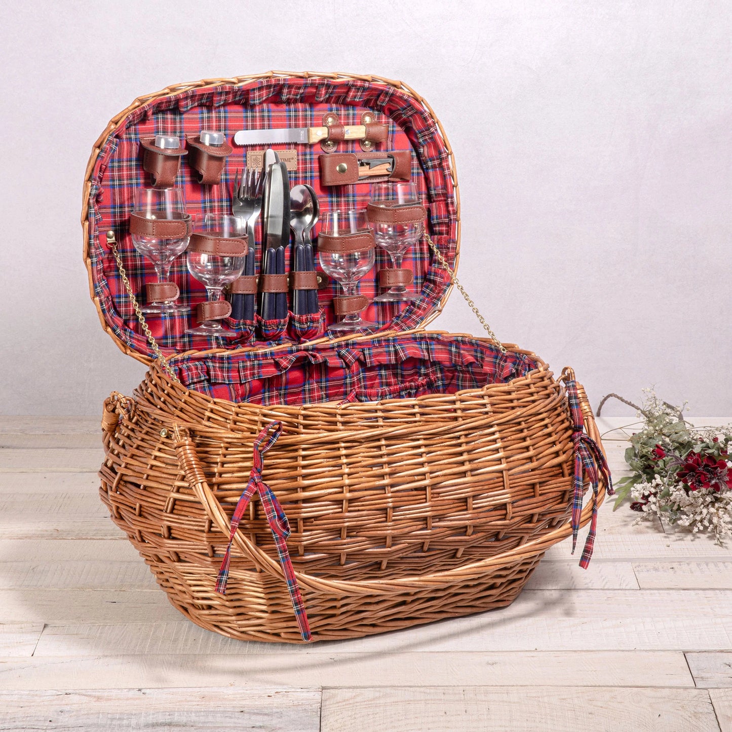 Highlander Picnic Basket image 0