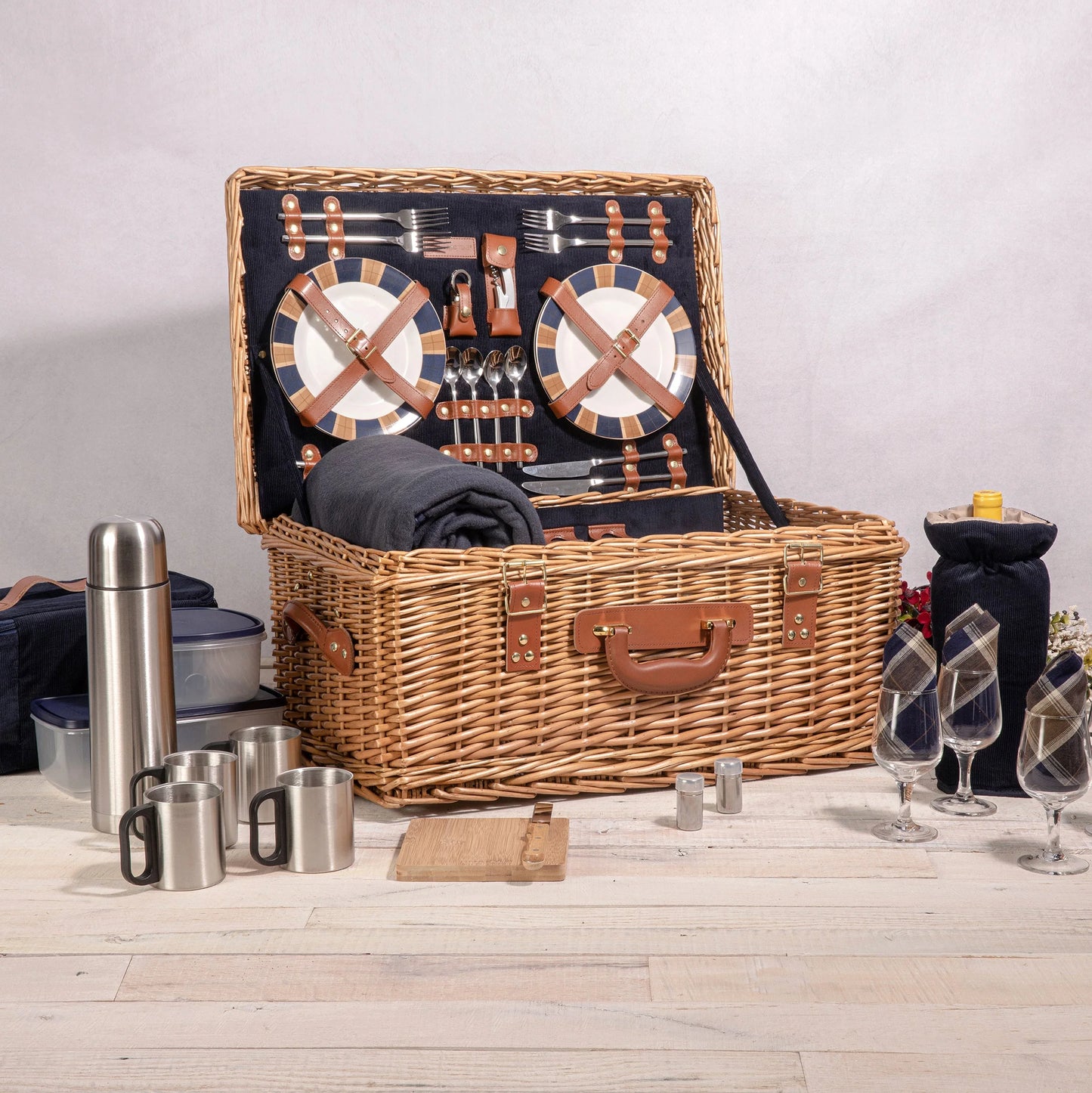 Windsor Picnic Basket image 0