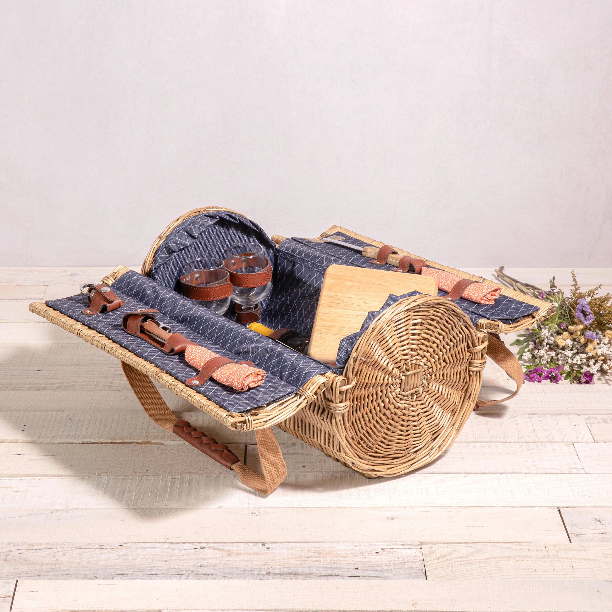 Verona Wine & Cheese Picnic Basket image 4