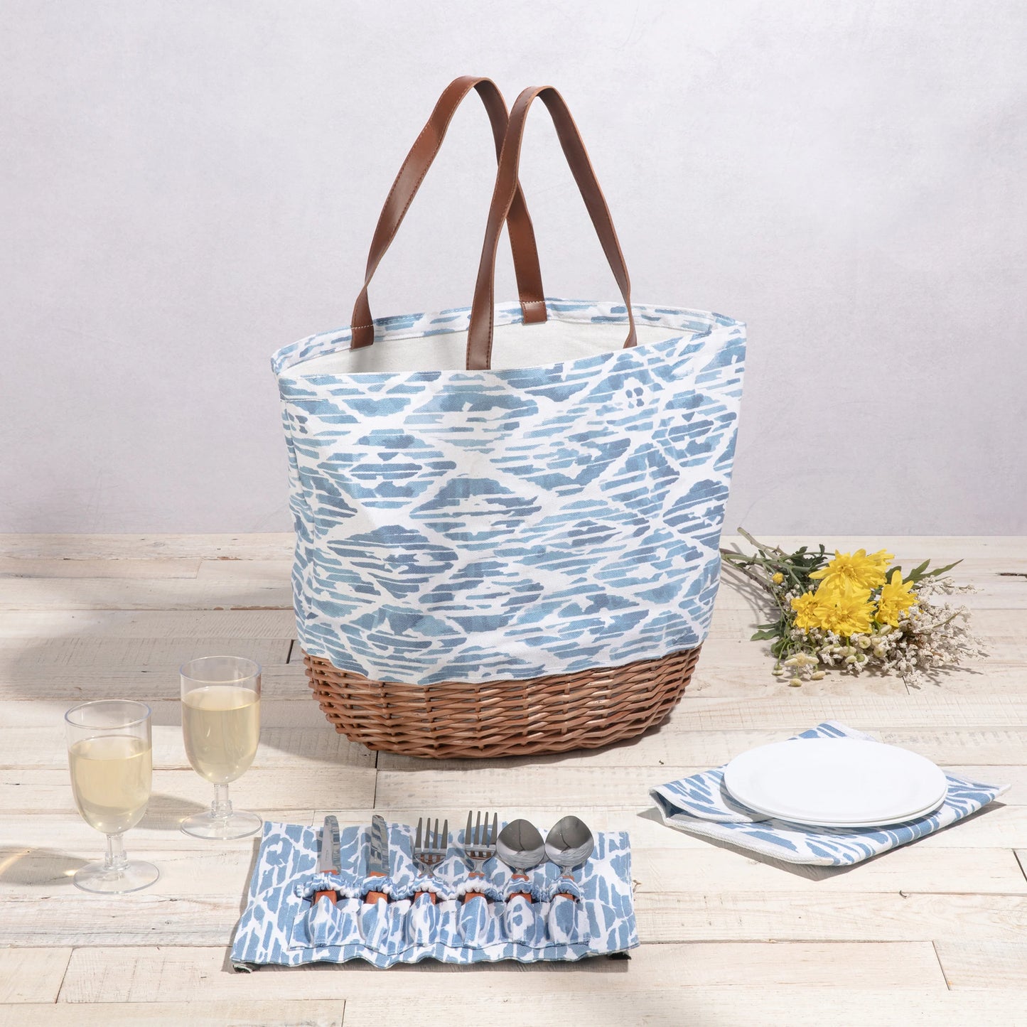 Promenade Picnic Basket image 3