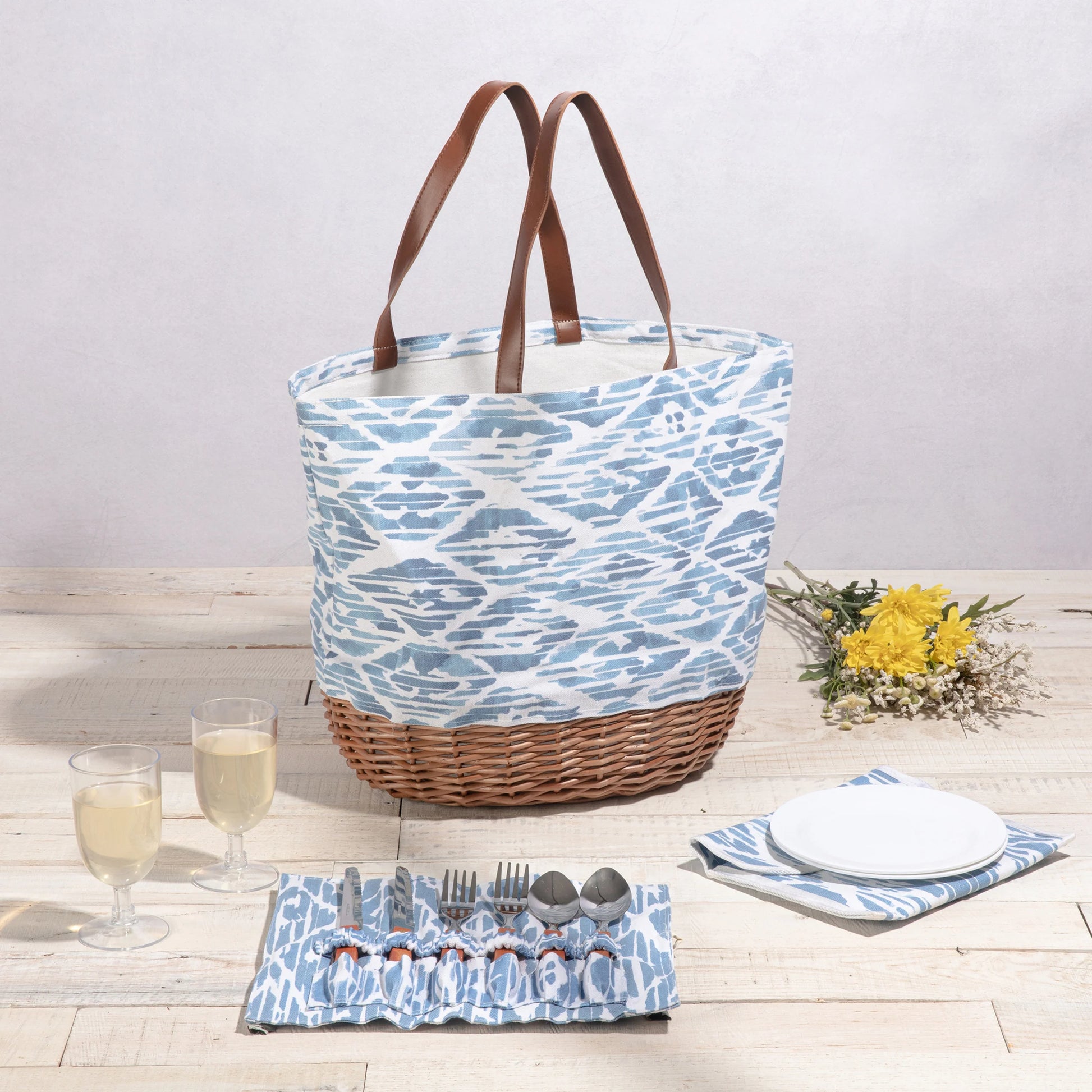 Promenade Picnic Basket image 3