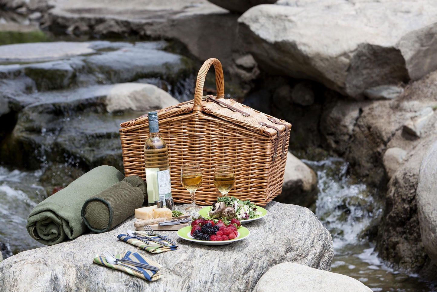 Somerset Picnic Basket image 3