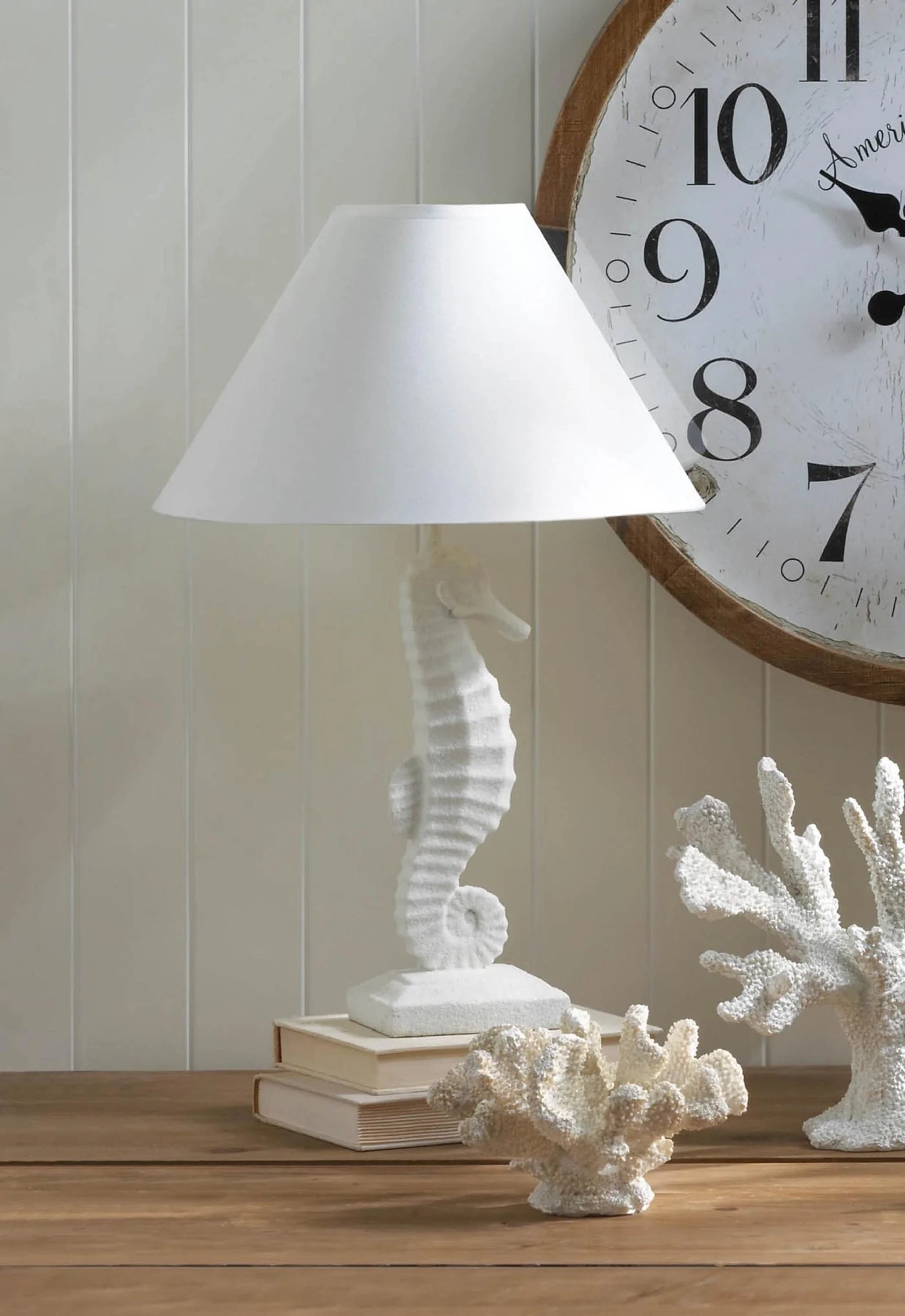 White Seahorse Table Lamp image 3